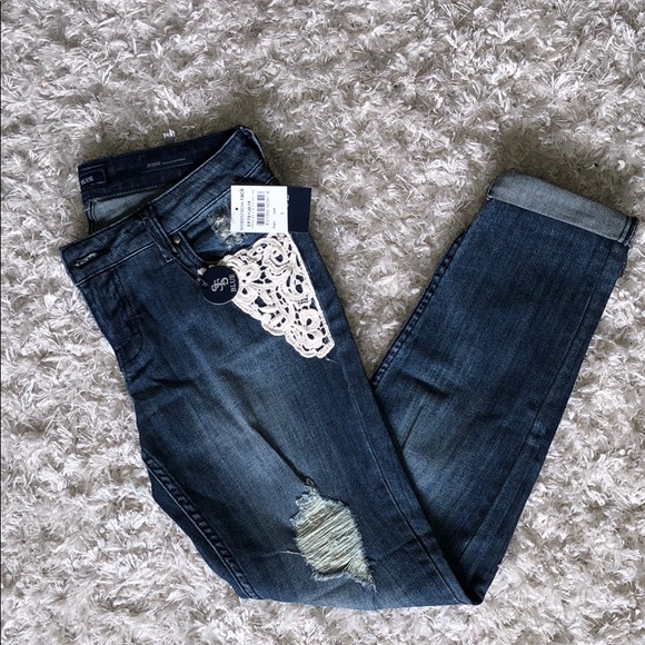 STS Blue Denim - NWT STS Blue Cropped “Jessie” Jeans